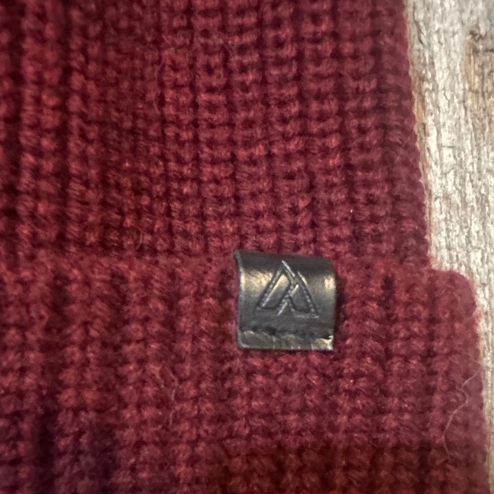 Alpine Design Burgundy Ribbed Cuffed Beanie - Picture 3 of 3